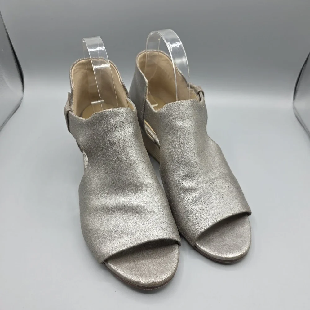 Eileen Fisher Iris Sandals Womens 9.5 Pewter Leather Block Heel Adjustable Strap
